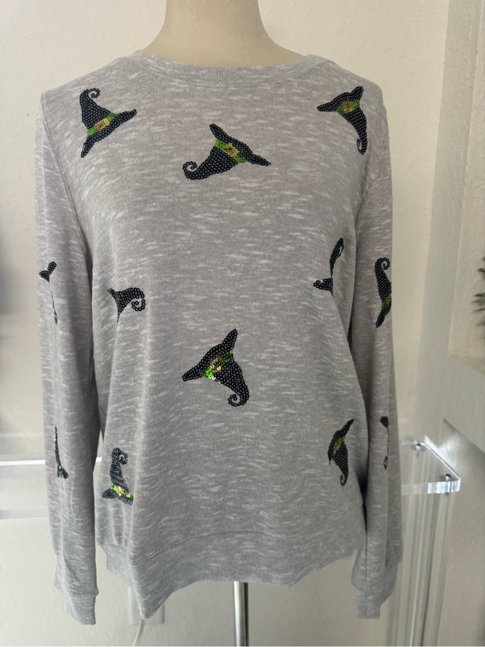 Light Gray Women's Sweater with Sequin Witch Hat Motif, size Large